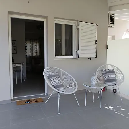 Apartament Drosostalia *